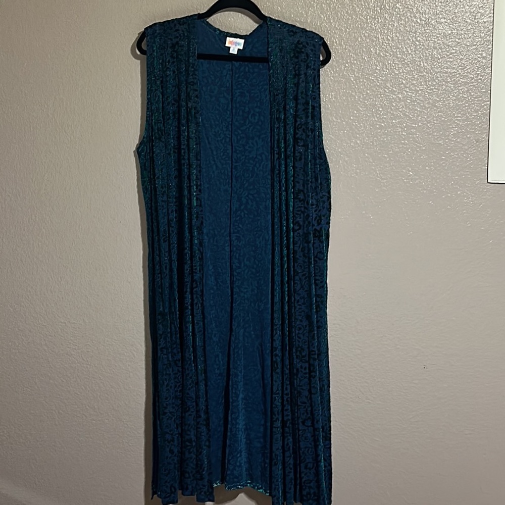 Lula Roe XL Joy BATCH SIZING. WILL FIT UP TO A 3XL